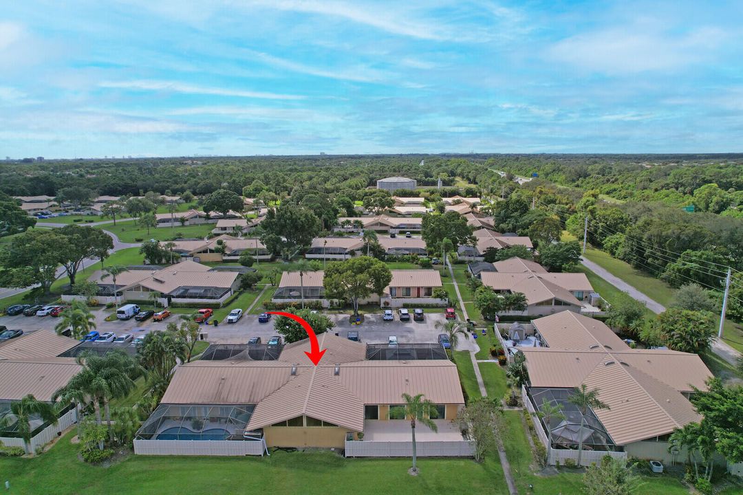 Под контрактом: $395,000 (3 спален, 2 ванн, 1276 Квадратных фут)