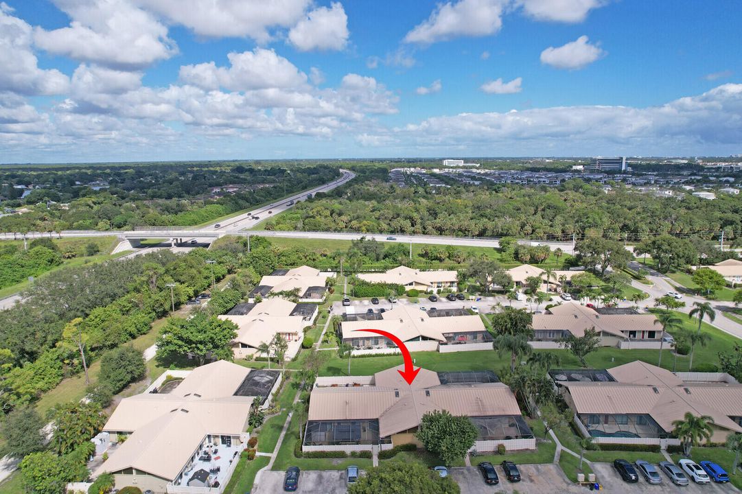 Под контрактом: $395,000 (3 спален, 2 ванн, 1276 Квадратных фут)