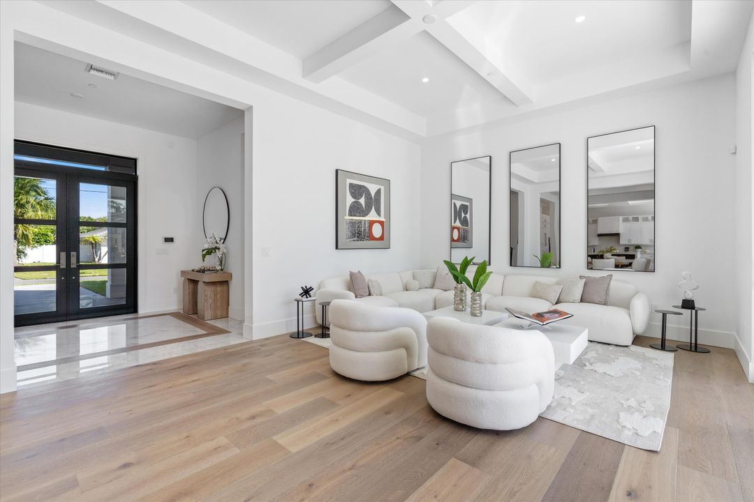 En Venta: $6,950,000 (5 camas, 6 baños, 4738 Pies cuadrados)