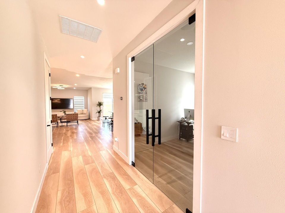 For Rent: $3,200 (3 beds, 2 baths, 2023 Square Feet)