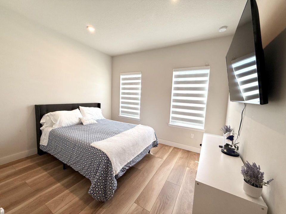 For Rent: $3,200 (3 beds, 2 baths, 2023 Square Feet)