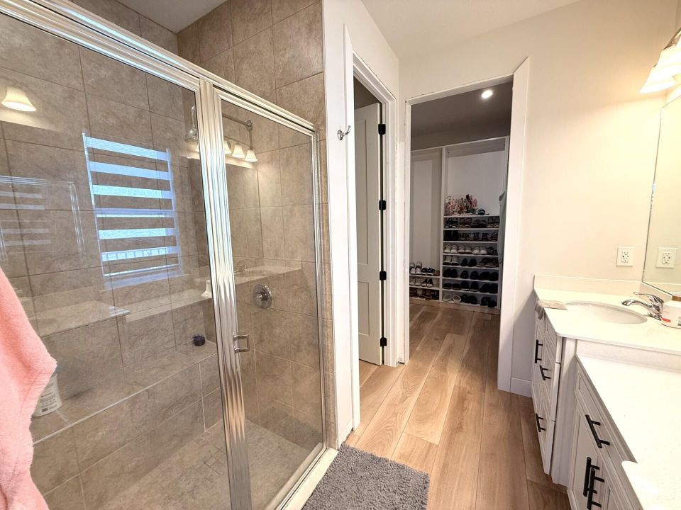 For Rent: $3,200 (3 beds, 2 baths, 2023 Square Feet)