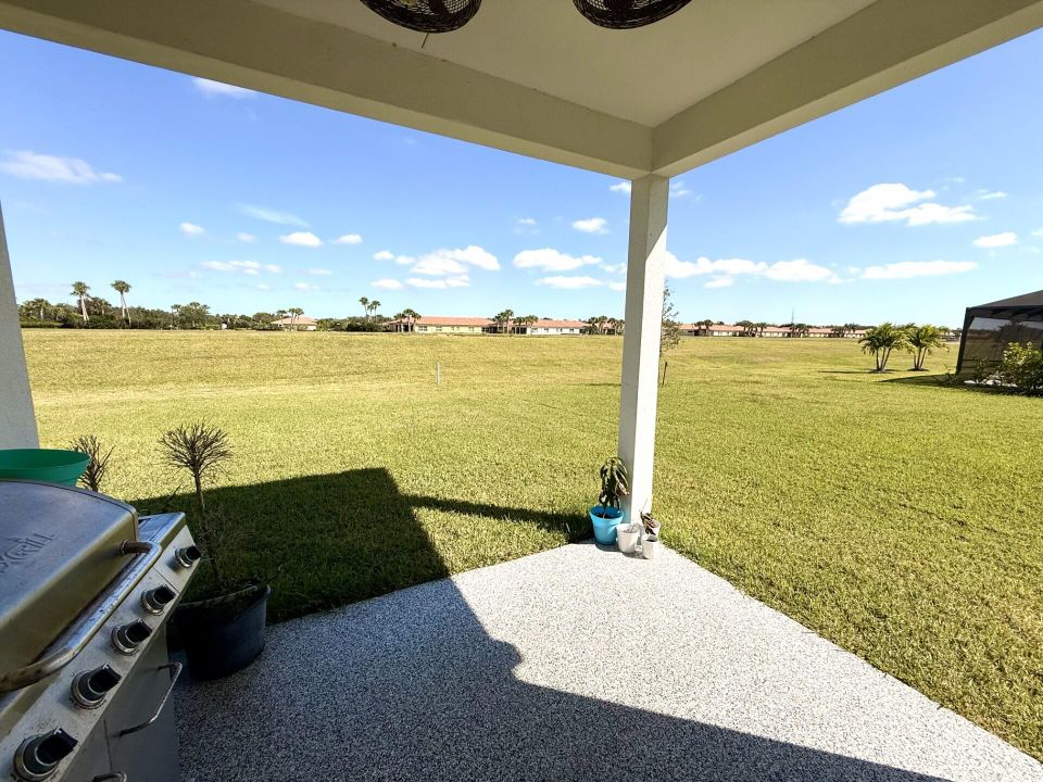 For Rent: $3,200 (3 beds, 2 baths, 2023 Square Feet)