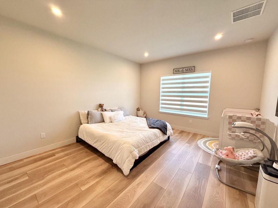 For Rent: $3,200 (3 beds, 2 baths, 2023 Square Feet)