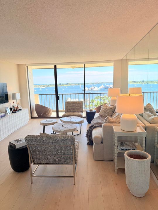 For Sale: $460,000 (2 beds, 2 baths, 1235 Square Feet)