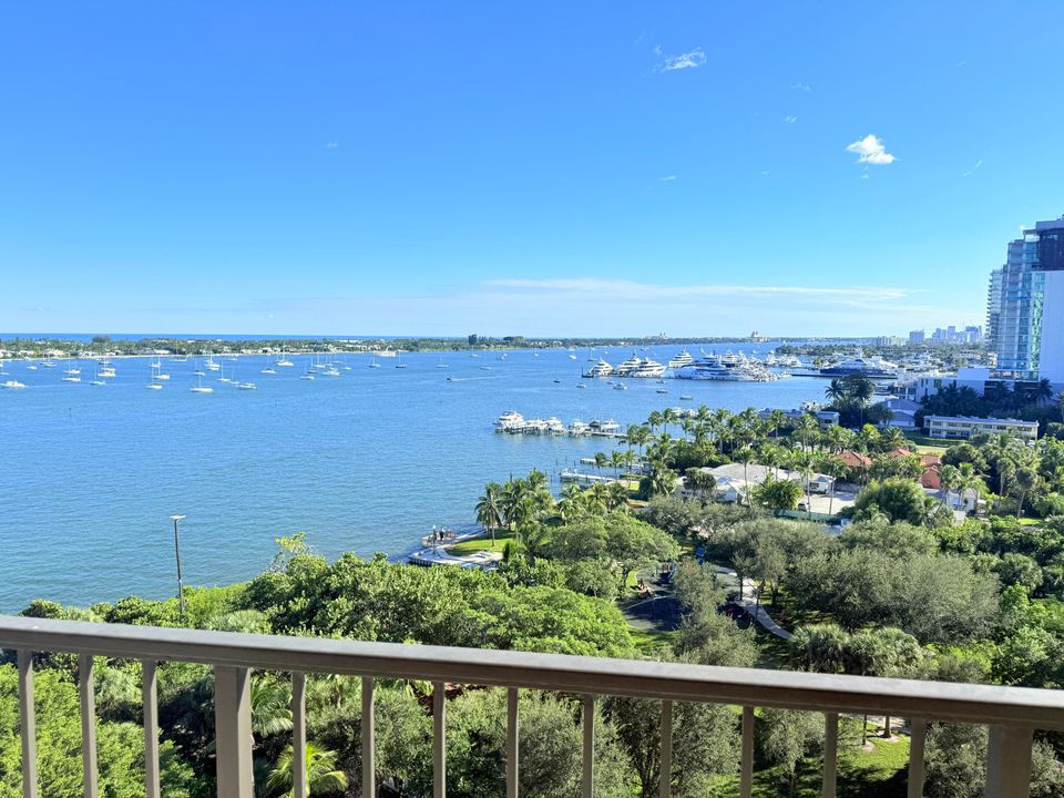 For Sale: $460,000 (2 beds, 2 baths, 1235 Square Feet)