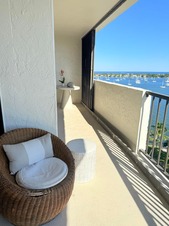 For Sale: $460,000 (2 beds, 2 baths, 1235 Square Feet)