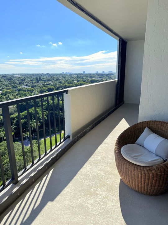 For Sale: $460,000 (2 beds, 2 baths, 1235 Square Feet)