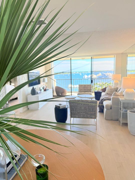 For Sale: $460,000 (2 beds, 2 baths, 1235 Square Feet)