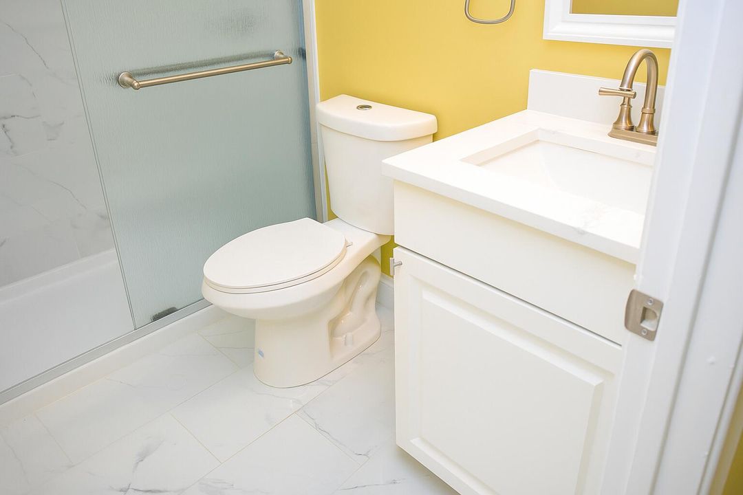 For Rent: $2,300 (2 beds, 2 baths, 876 Square Feet)