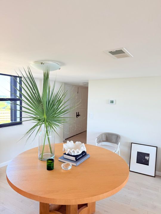 For Sale: $460,000 (2 beds, 2 baths, 1235 Square Feet)