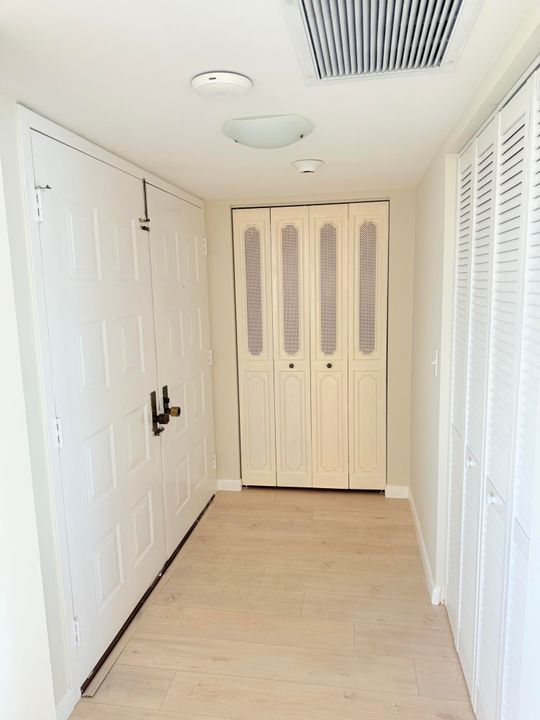 For Sale: $460,000 (2 beds, 2 baths, 1235 Square Feet)