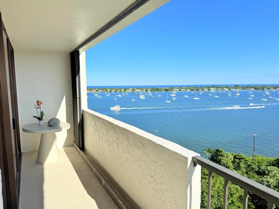 For Sale: $460,000 (2 beds, 2 baths, 1235 Square Feet)