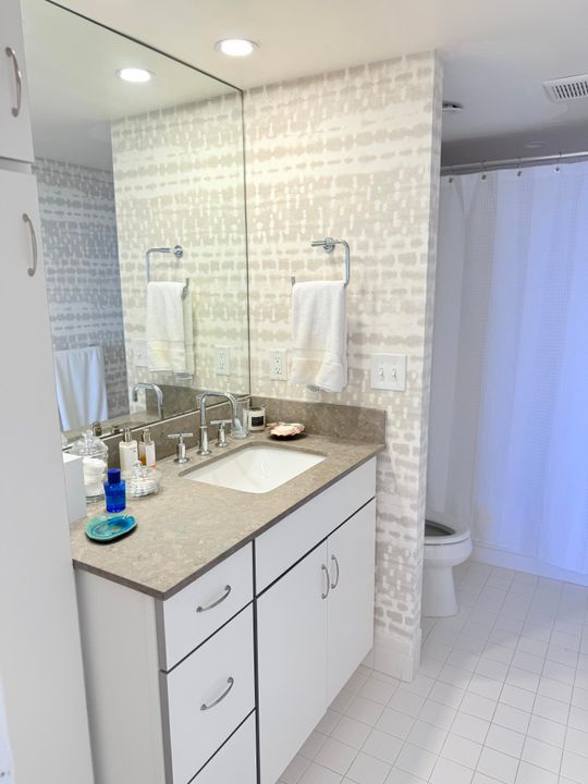 For Sale: $460,000 (2 beds, 2 baths, 1235 Square Feet)