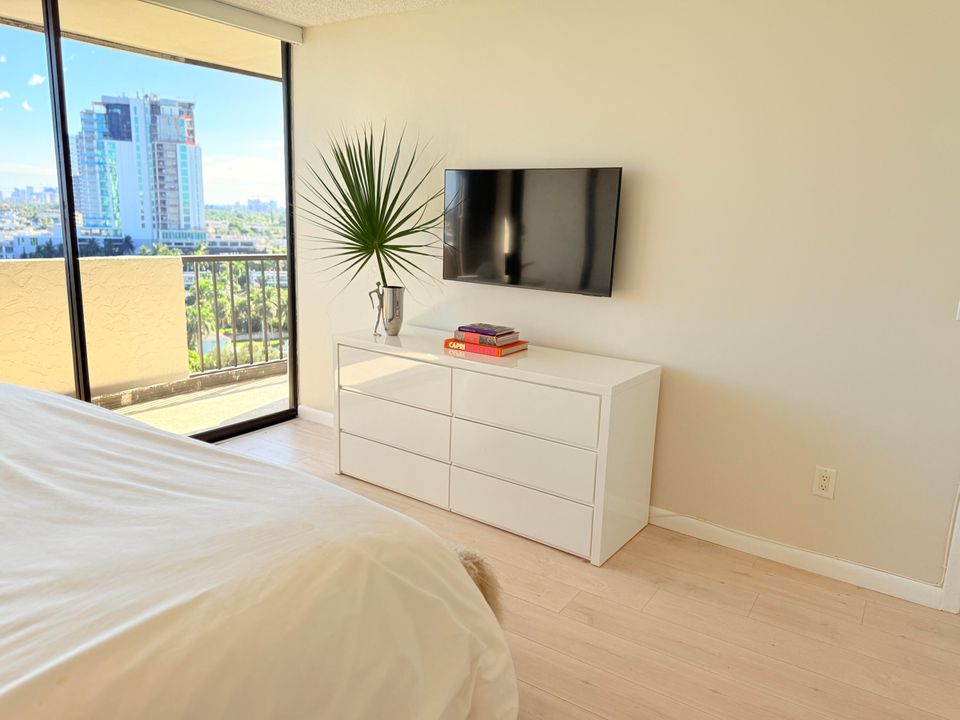 For Sale: $460,000 (2 beds, 2 baths, 1235 Square Feet)