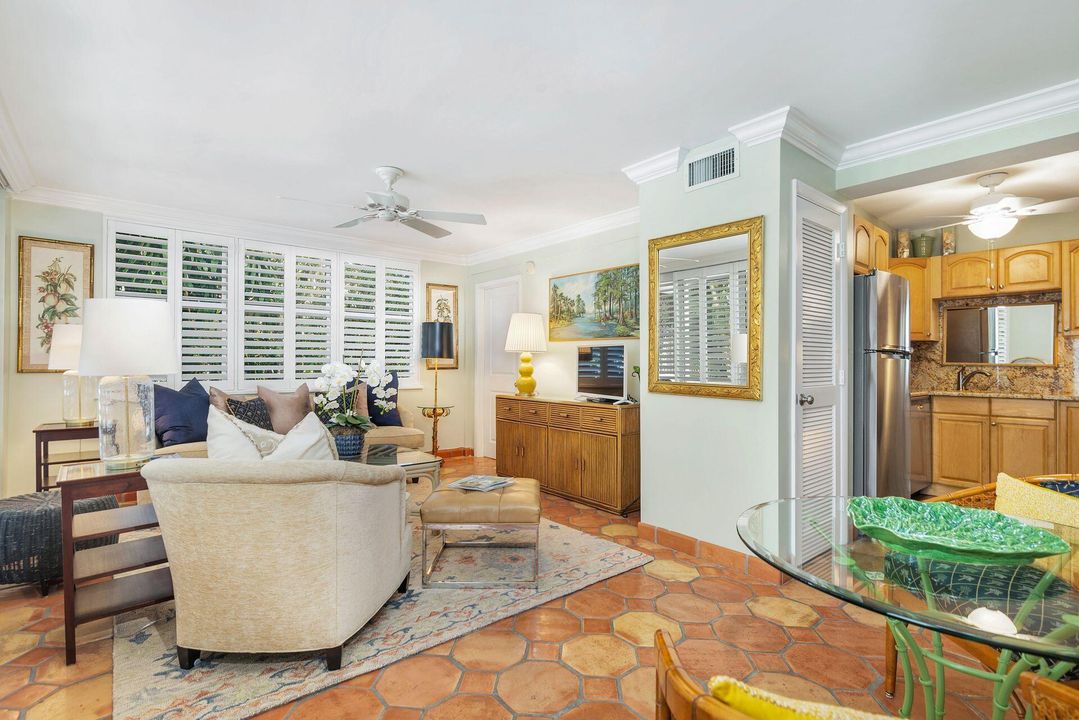 For Rent: $7,500 (1 beds, 1 baths, 595 Square Feet)