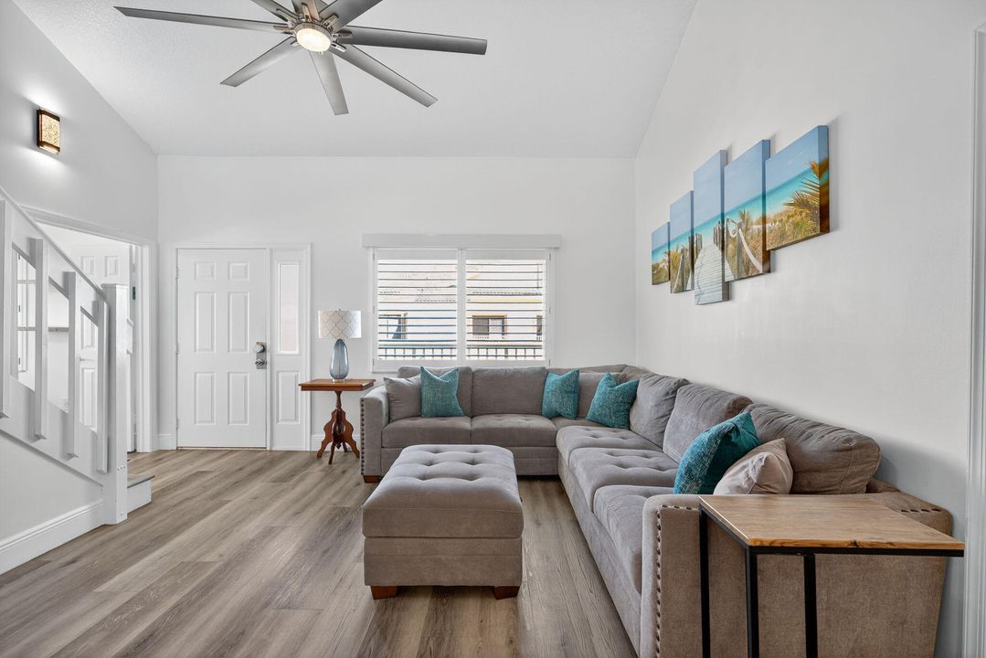 На продажу: $795,000 (3 спален, 2 ванн, 1640 Квадратных фут)