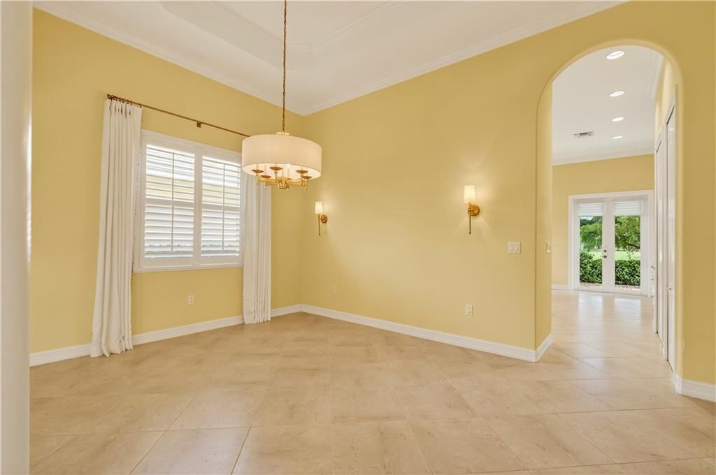 For Sale: $749,000 (3 beds, 3 baths, 2636 Square Feet)