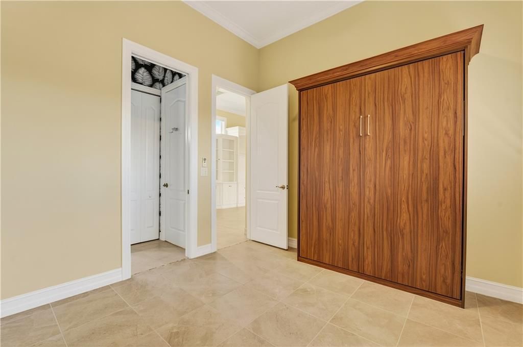 For Sale: $749,000 (3 beds, 3 baths, 2636 Square Feet)