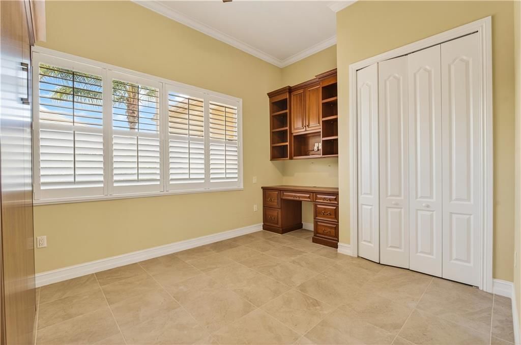 For Sale: $749,000 (3 beds, 3 baths, 2636 Square Feet)