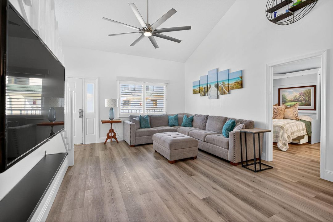 На продажу: $795,000 (3 спален, 2 ванн, 1640 Квадратных фут)