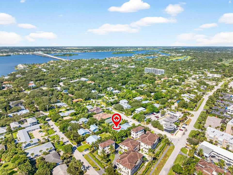 待售: $650,000 (2 贝兹, 2 浴室, 1300 平方英尺)