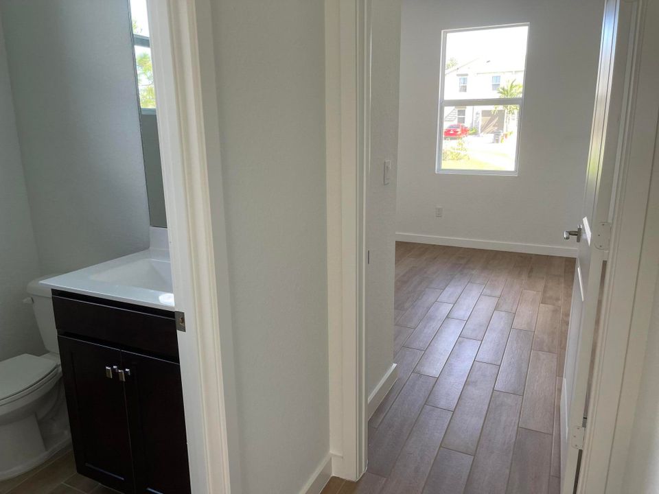 出租: $3,500 (4 贝兹, 3 浴室, 1883 平方英尺)