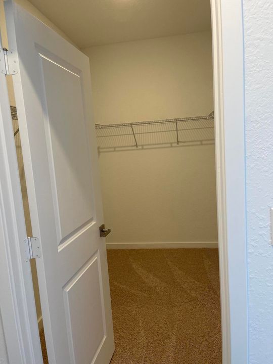 出租: $3,500 (4 贝兹, 3 浴室, 1883 平方英尺)