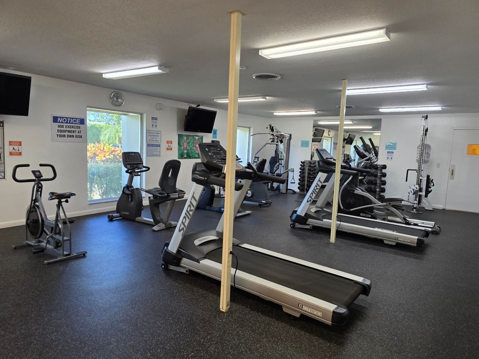 待售: $123,500 (2 贝兹, 2 浴室, 925 平方英尺)