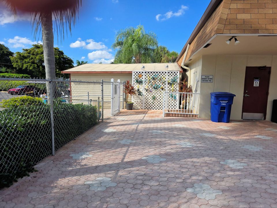 待售: $123,500 (2 贝兹, 2 浴室, 925 平方英尺)