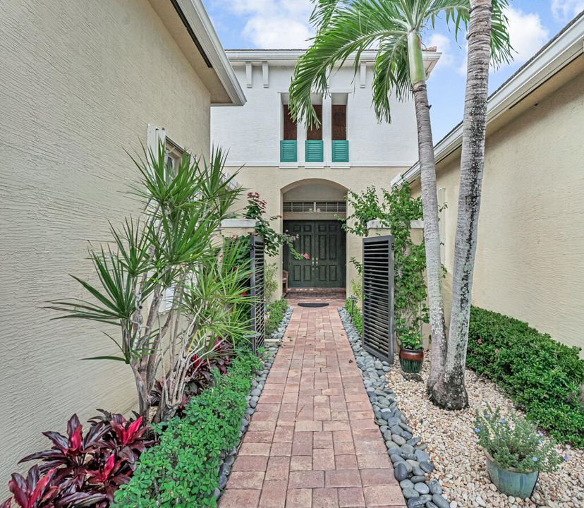 For Sale: $995,000 (3 beds, 3 baths, 3158 Square Feet)