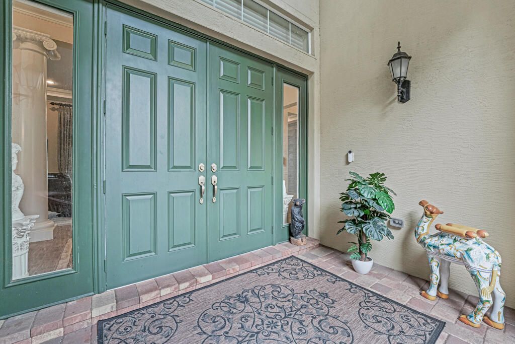 For Sale: $995,000 (3 beds, 3 baths, 3158 Square Feet)