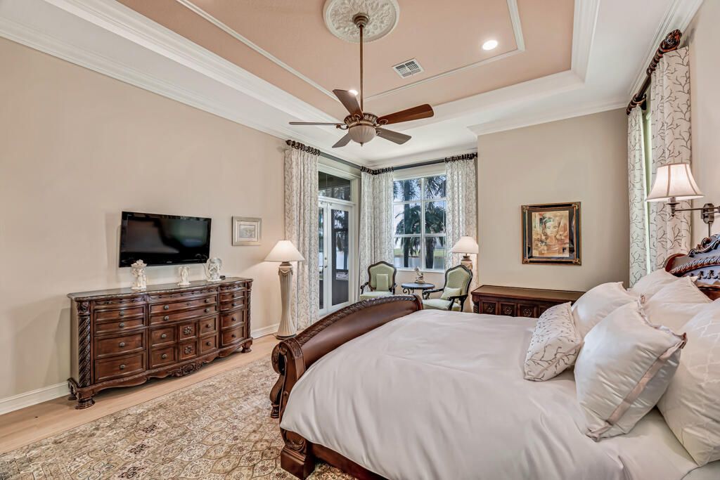 For Sale: $995,000 (3 beds, 3 baths, 3158 Square Feet)