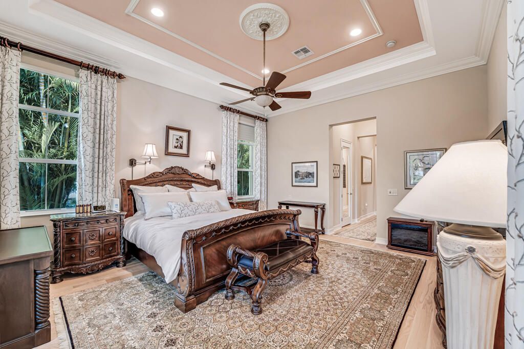 For Sale: $995,000 (3 beds, 3 baths, 3158 Square Feet)