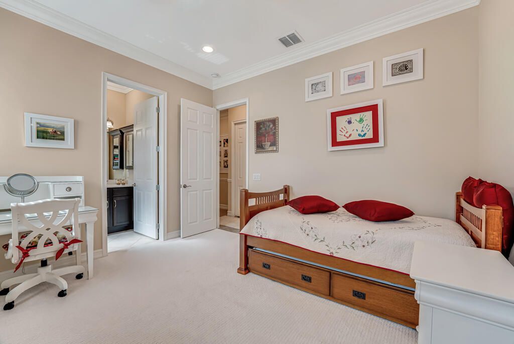 For Sale: $995,000 (3 beds, 3 baths, 3158 Square Feet)