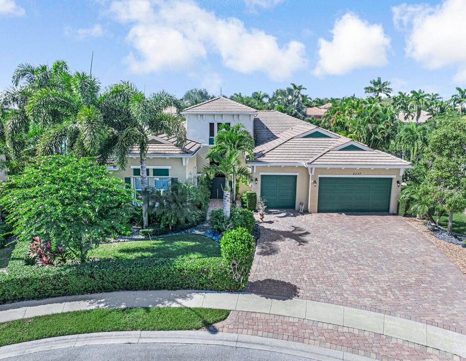 For Sale: $995,000 (3 beds, 3 baths, 3158 Square Feet)