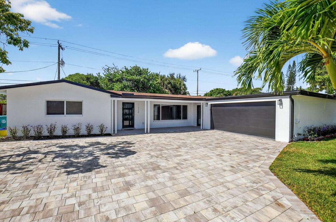 For Rent: $5,500 (3 beds, 2 baths, 2009 Square Feet)