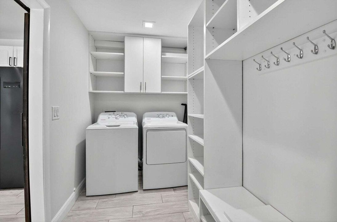 For Rent: $5,500 (3 beds, 2 baths, 2009 Square Feet)