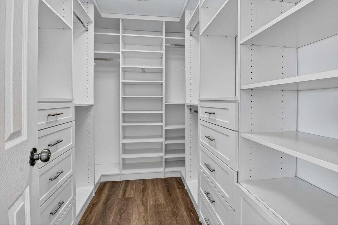 For Rent: $5,500 (3 beds, 2 baths, 2009 Square Feet)