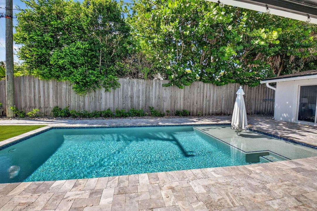 For Rent: $5,500 (3 beds, 2 baths, 2009 Square Feet)