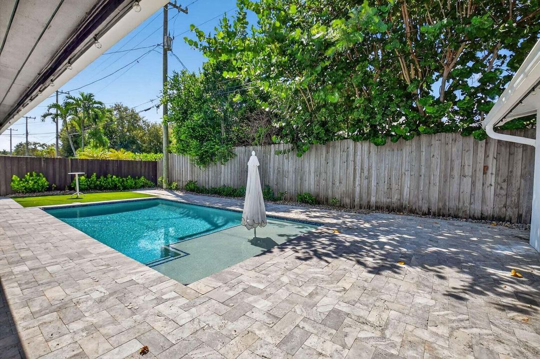 For Rent: $5,500 (3 beds, 2 baths, 2009 Square Feet)