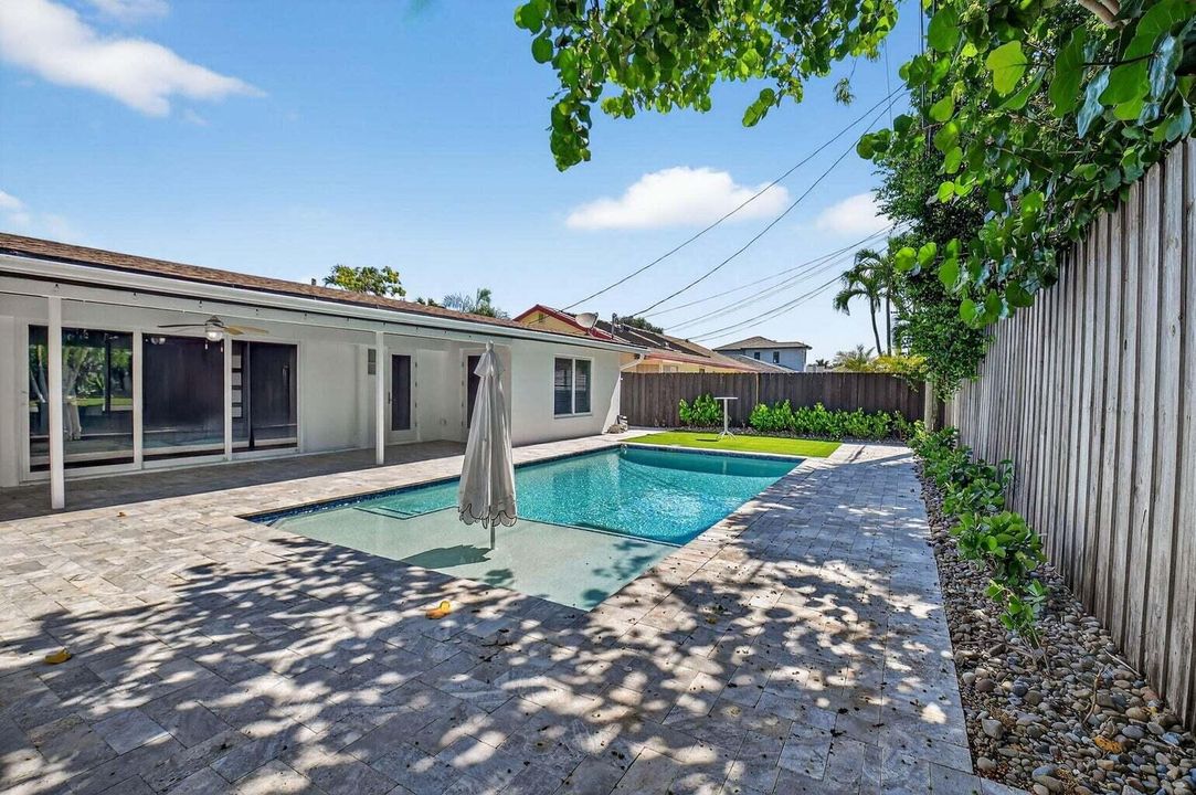 For Rent: $5,500 (3 beds, 2 baths, 2009 Square Feet)