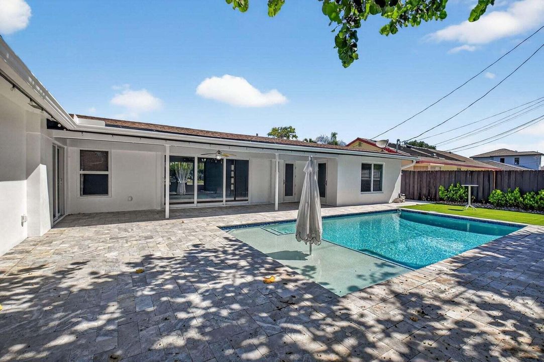 For Rent: $5,500 (3 beds, 2 baths, 2009 Square Feet)