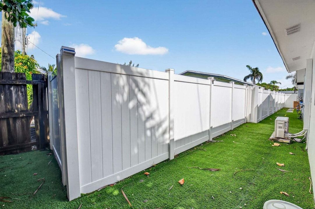 For Rent: $5,500 (3 beds, 2 baths, 2009 Square Feet)