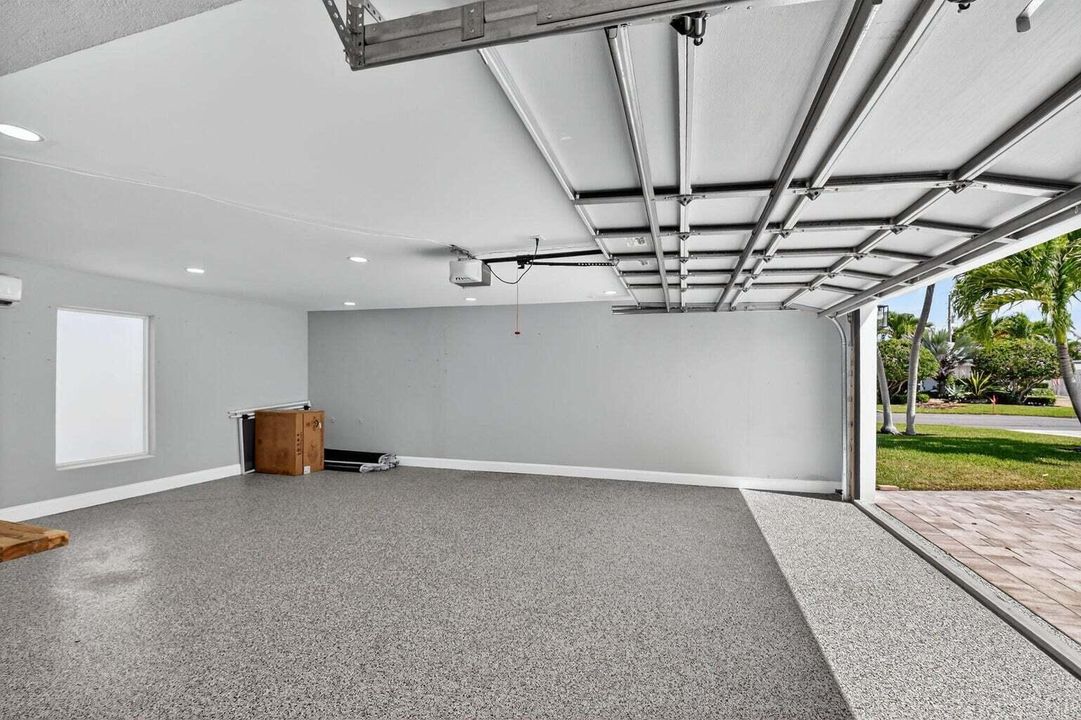 For Rent: $5,500 (3 beds, 2 baths, 2009 Square Feet)