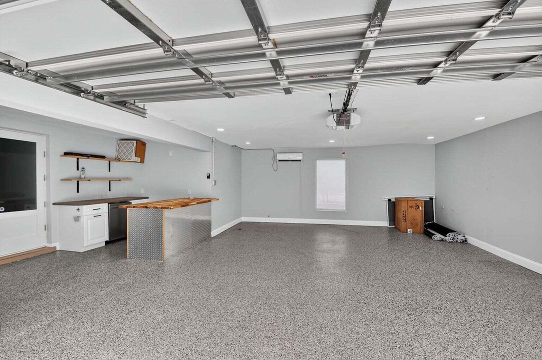 For Rent: $5,500 (3 beds, 2 baths, 2009 Square Feet)