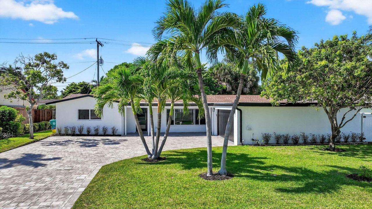 For Rent: $5,500 (3 beds, 2 baths, 2009 Square Feet)