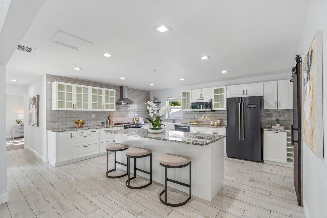 For Rent: $5,500 (3 beds, 2 baths, 2009 Square Feet)