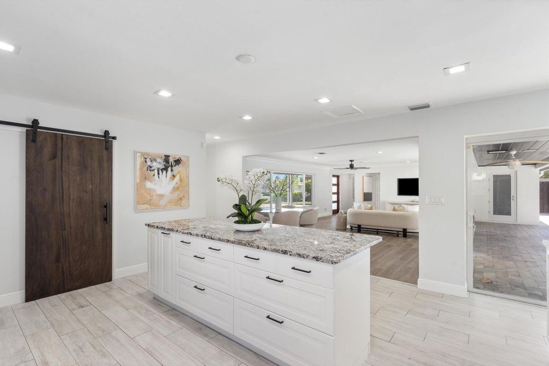 For Rent: $5,500 (3 beds, 2 baths, 2009 Square Feet)