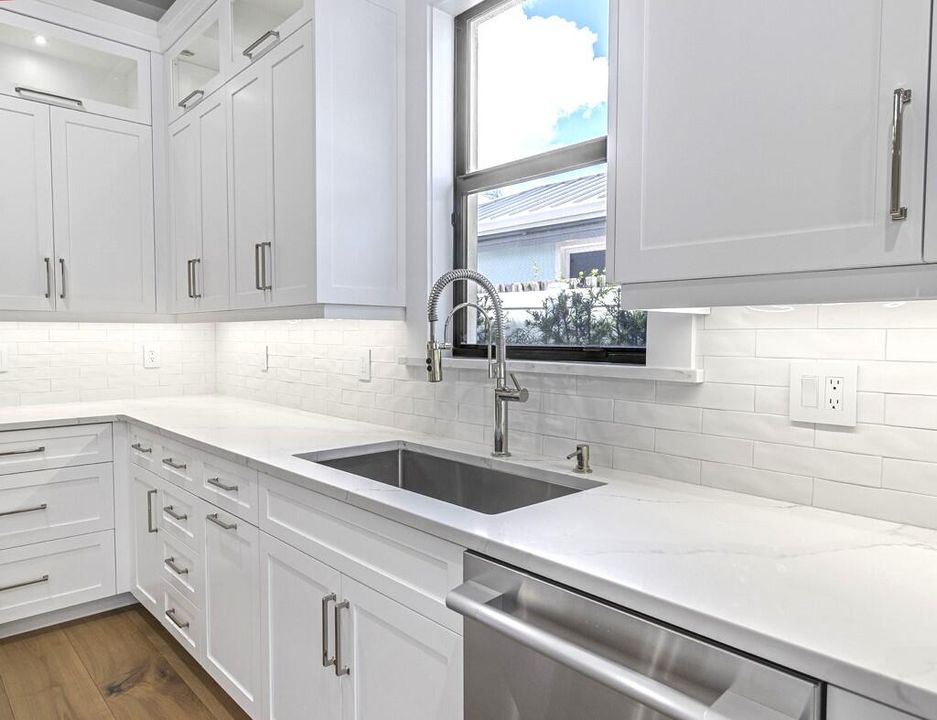 For Sale: $4,295,000 (5 beds, 4 baths, 4312 Square Feet)